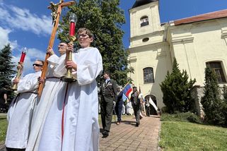 „Na takovou vesnici to bylo něco.“ Pamětníci vzpomínají na mučedníky - Seznam Zprávy